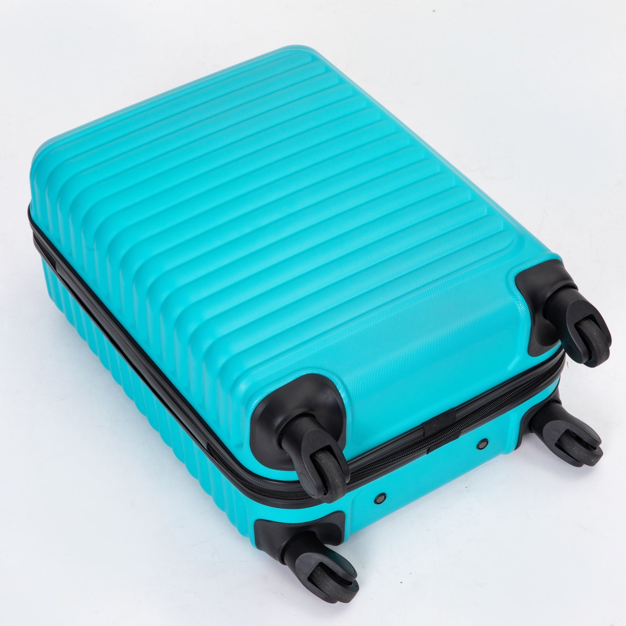 20" Carry-On Lightweight Hardside Luggage with Spinner Wheels