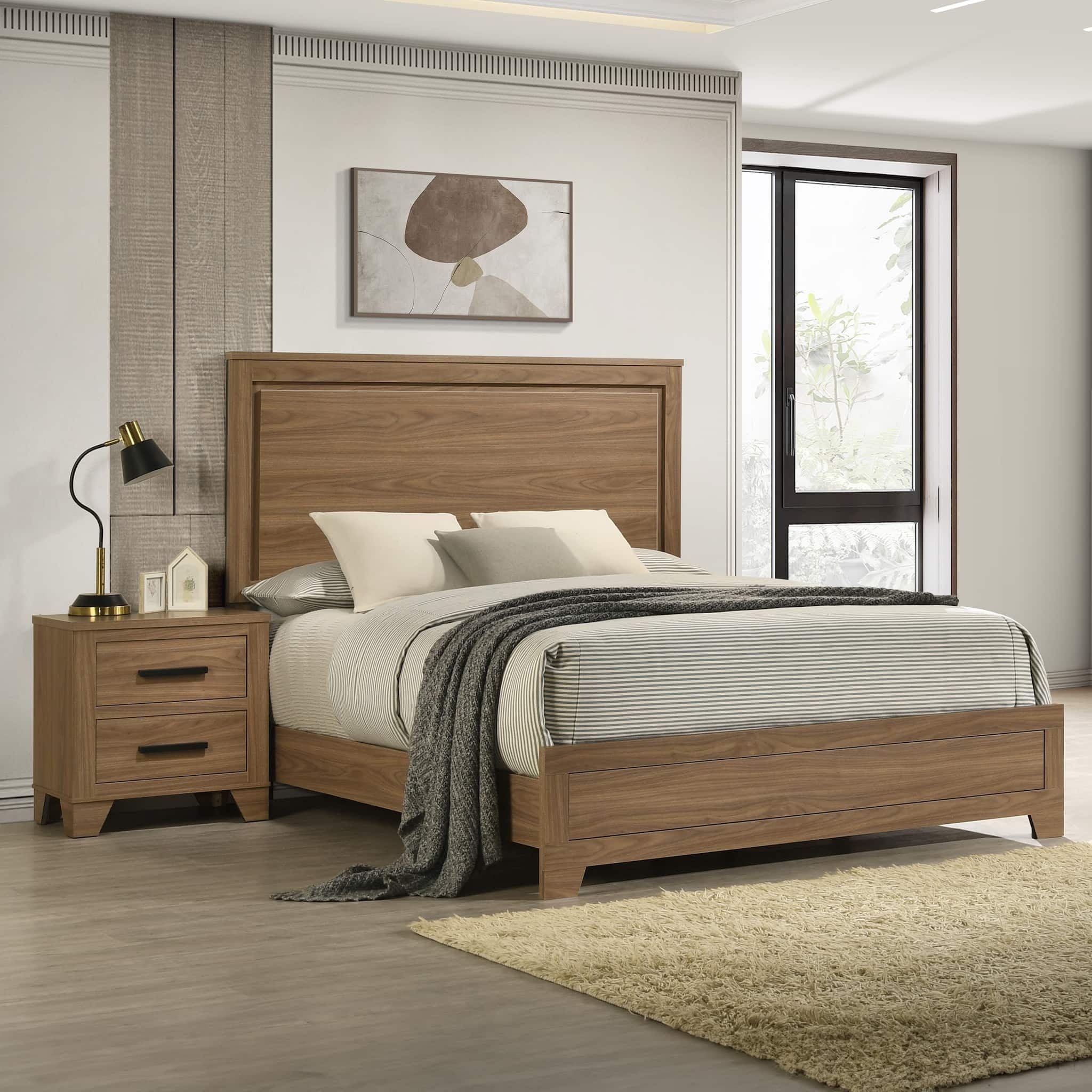 Walnut / Chestnut 3pc Queen Size Bedroom Set with Nightstands