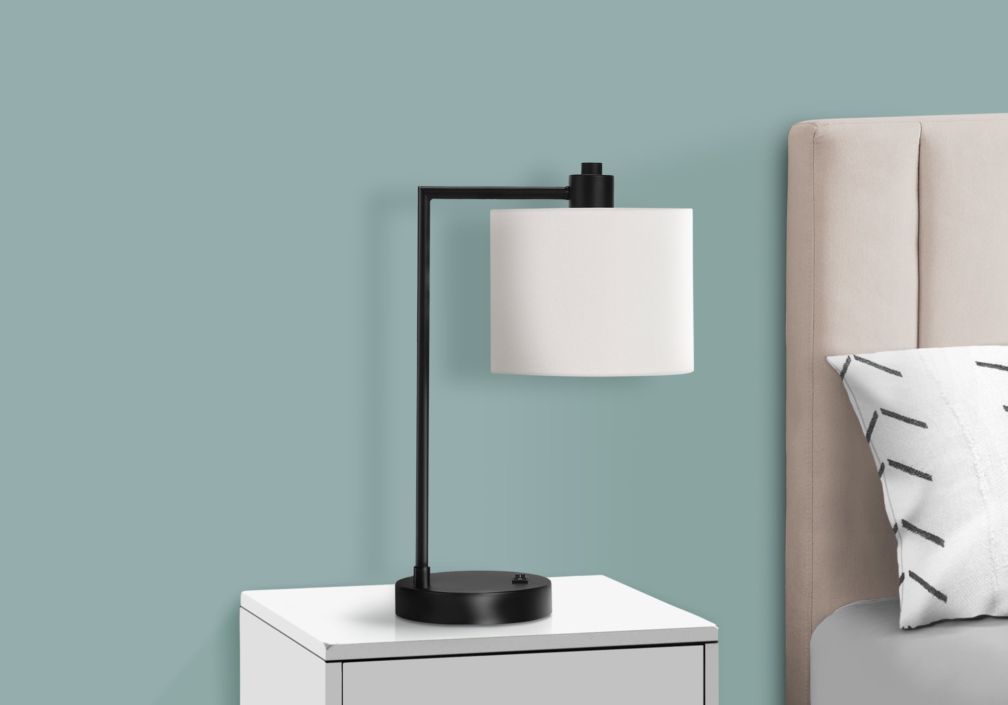 19"h Table Lamp with USB Port