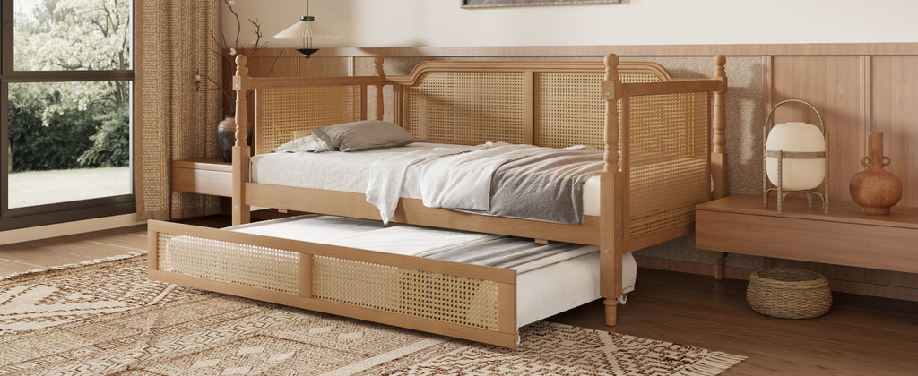 Traditional Style Rattan Full Size Daybed with Trundle