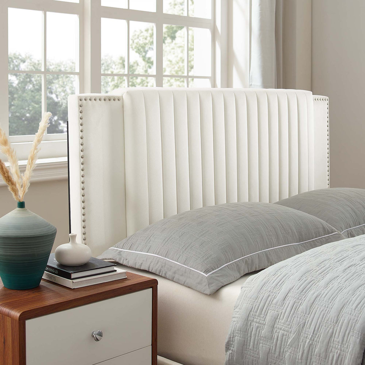 Zahra Tapered Wood Leg Channel Tufted Performance Velvet Twin Platform Bed by Modway