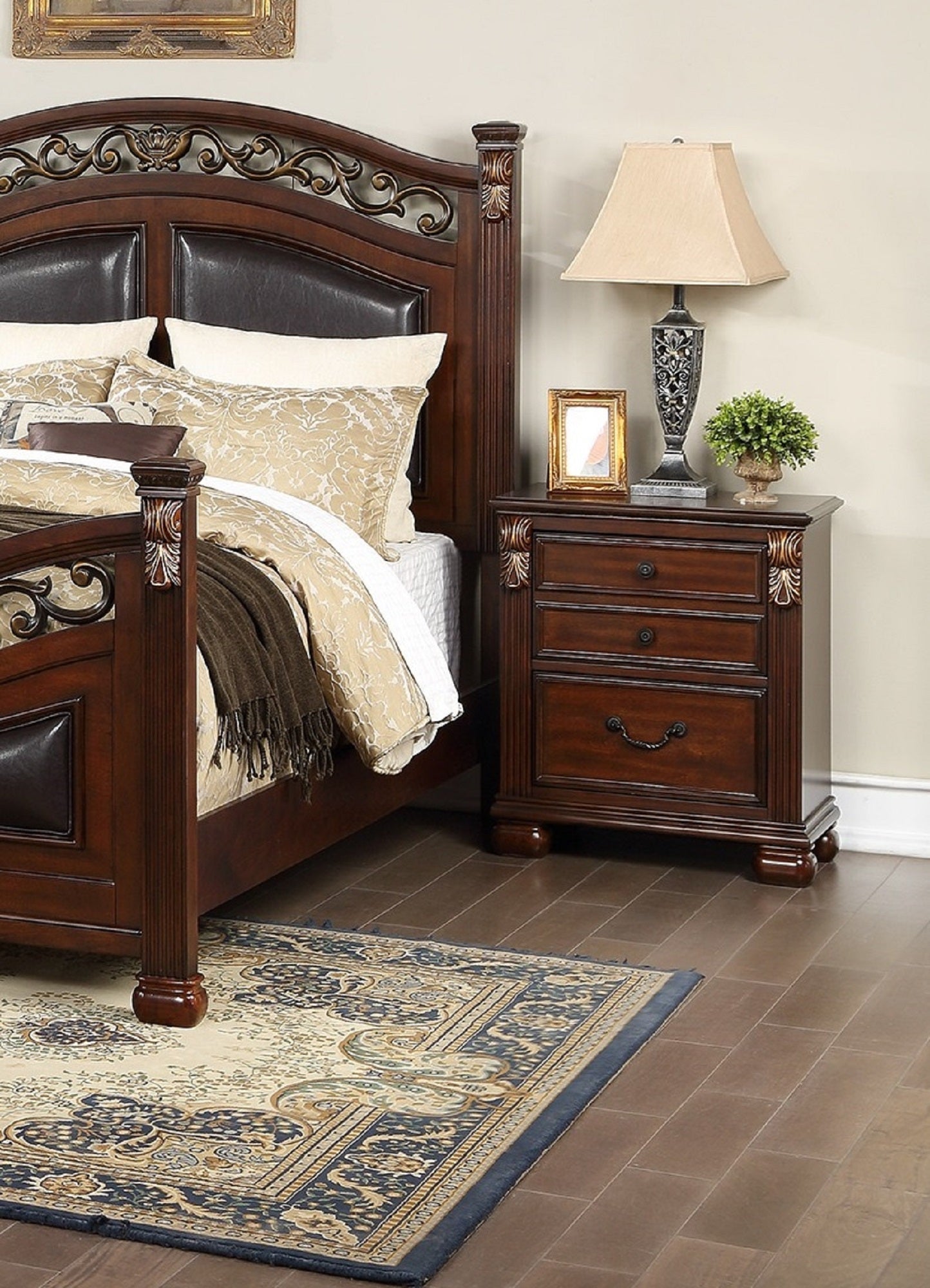 Luxurious Queen Size Bed 2x Nightstands 3pc Bedroom Set