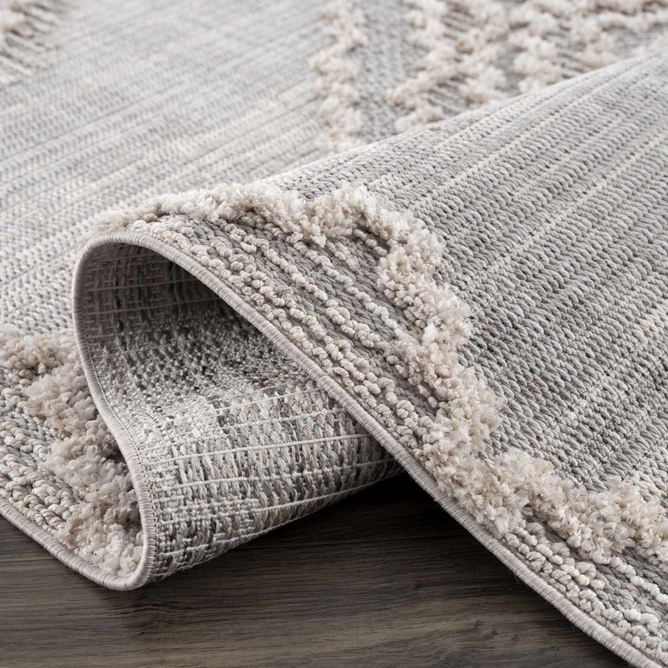 Ampusungan Area Rug