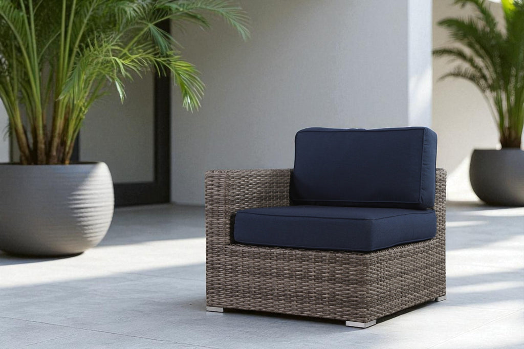 Wicker R L Sectional