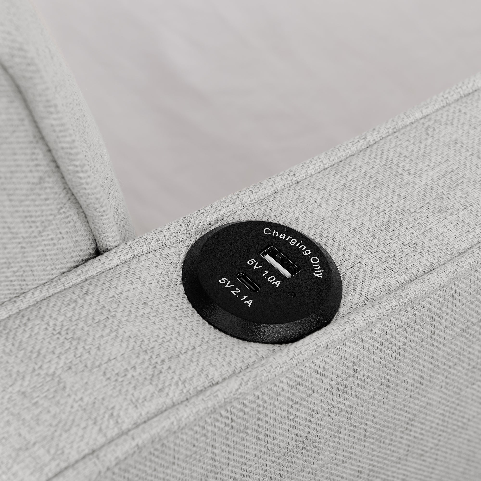 Twin Size Upholstery Daybed with Pop-up Trundle & USB Charging