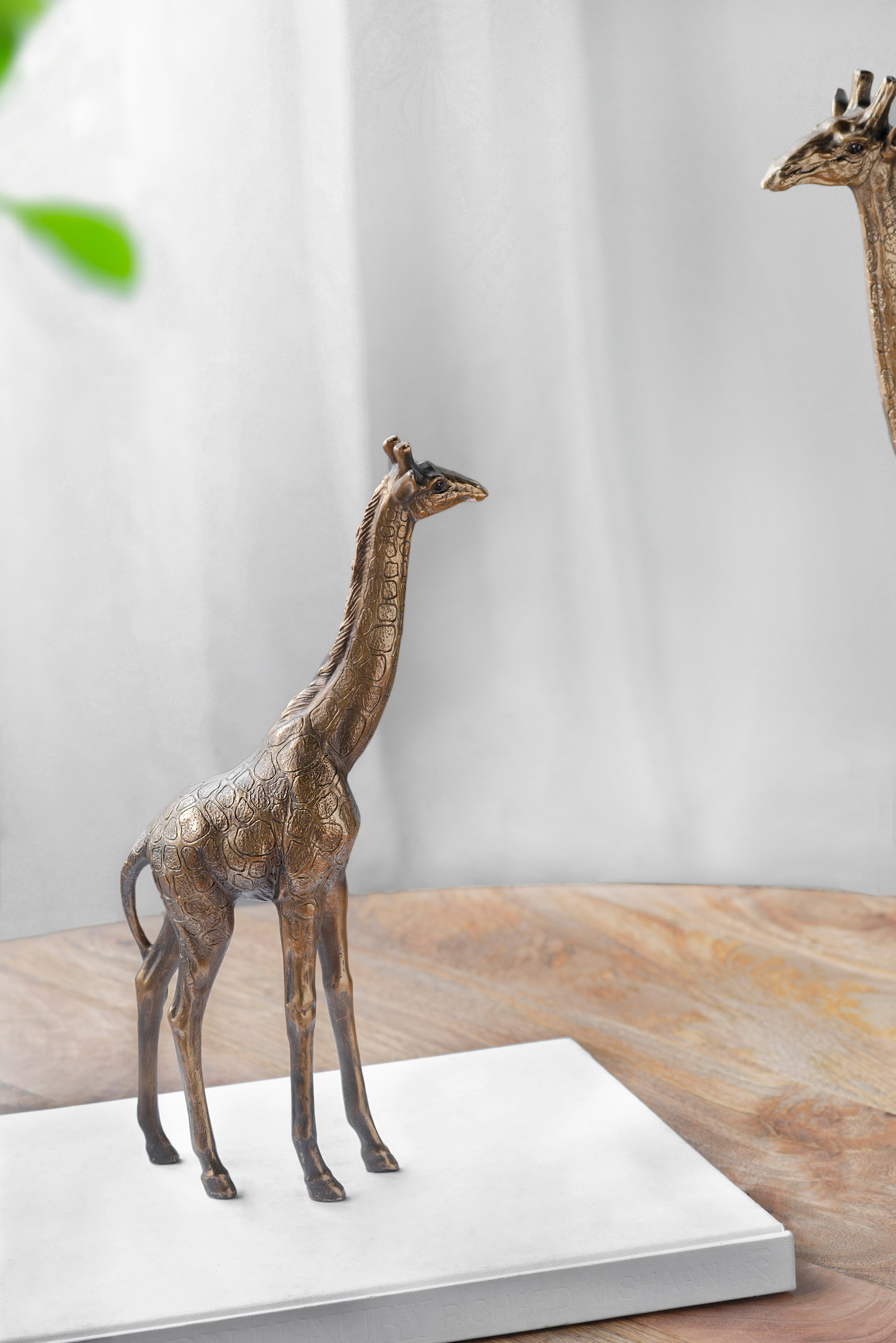 5.9" Giraffe Statuette - Animal Statue Décor