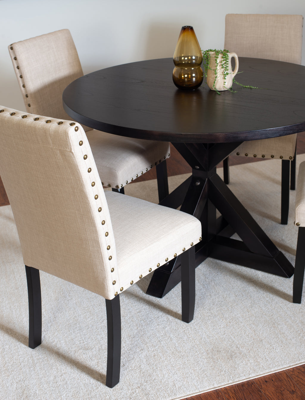 Mytzi 5-Piece Dining Set, Cross-Buck Dining Table with 4 Stylish Chairs