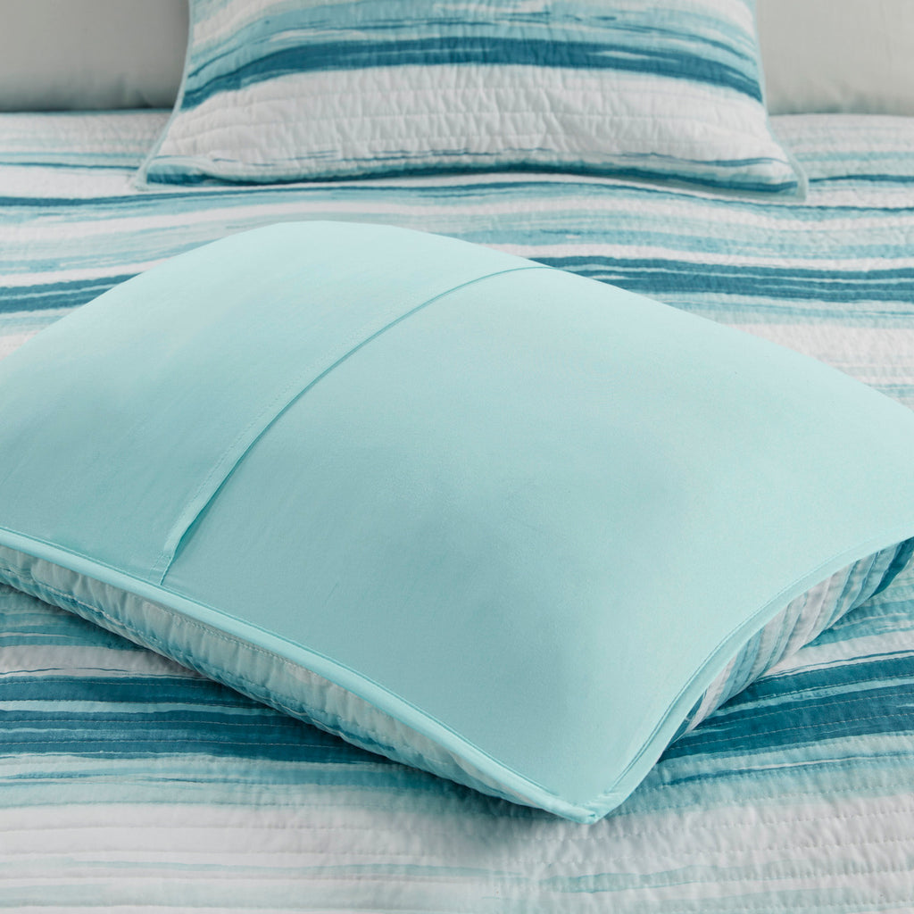 6 Piece Printed Quilt Set with Throw Pillows - Aqua Full/Queen