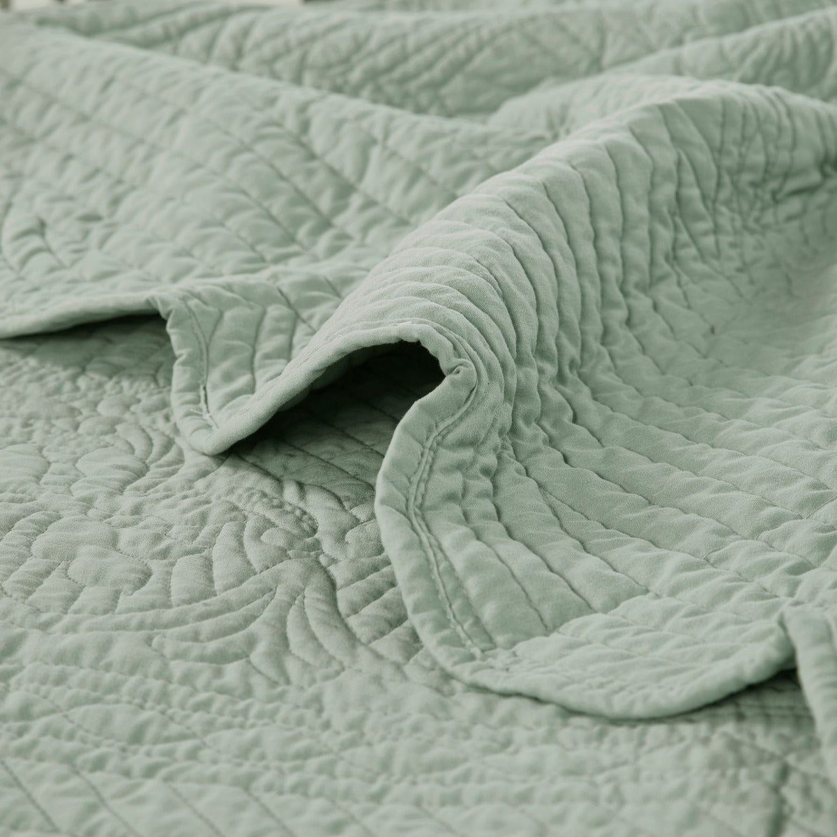 6 Piece Reversible Scalloped Edge Daybed Cover Set