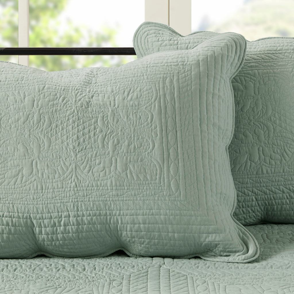 6 Piece Reversible Scalloped Edge Daybed Cover Set