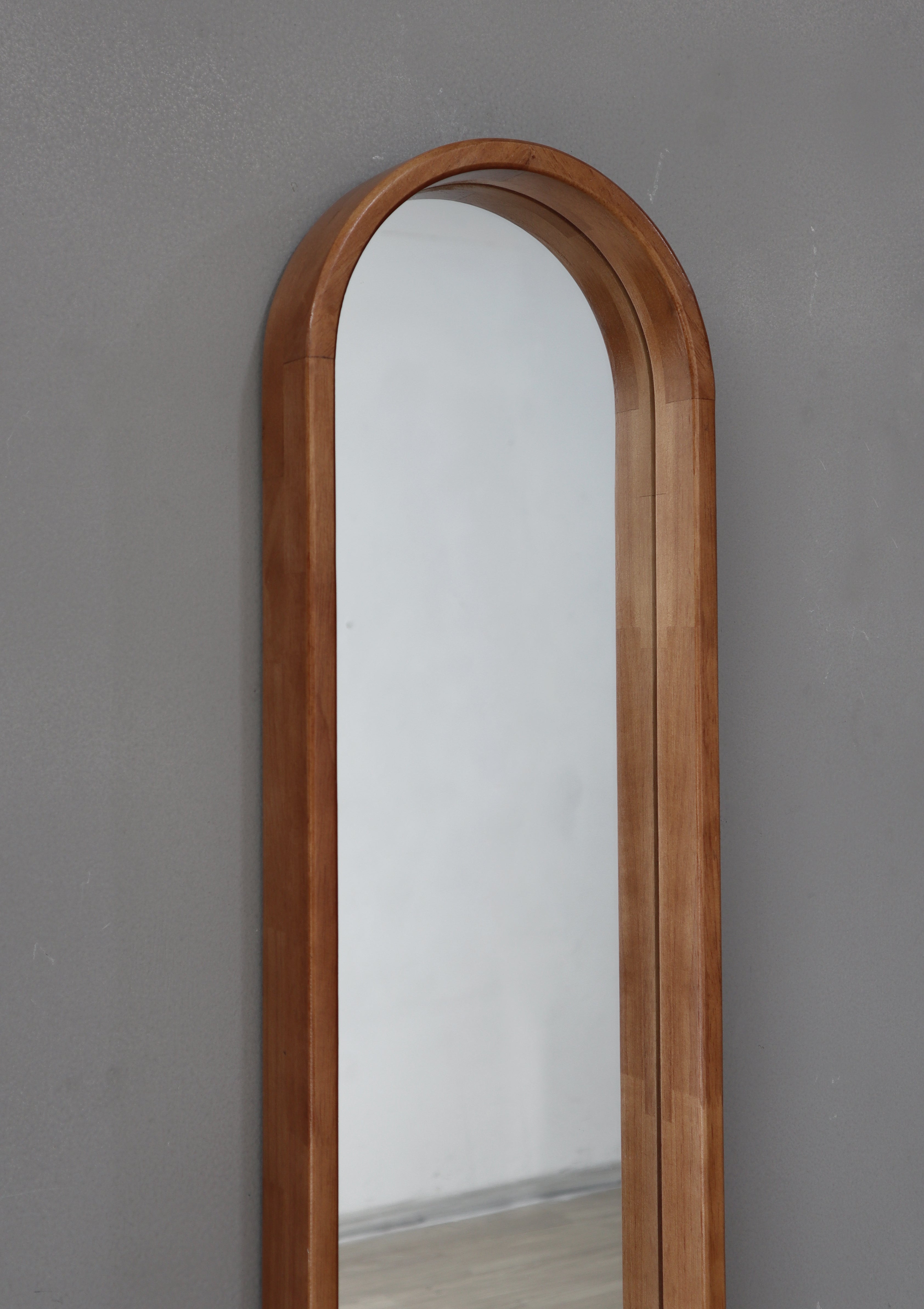 Decorative Rubber Frame Mirror with Elongated Oval Frame
