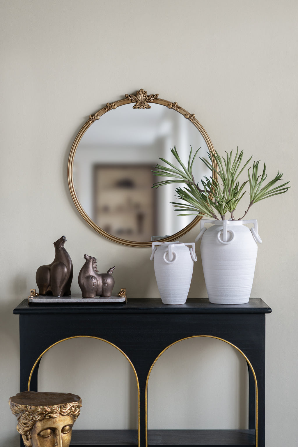 30x31" Round Wall Mirror With Luxurious Rococo Design