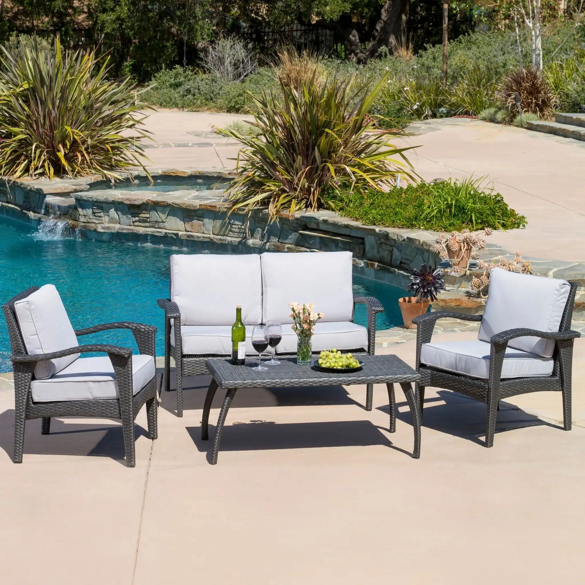 Honolulu 4-Piece Outdoor Wicker Seating Set