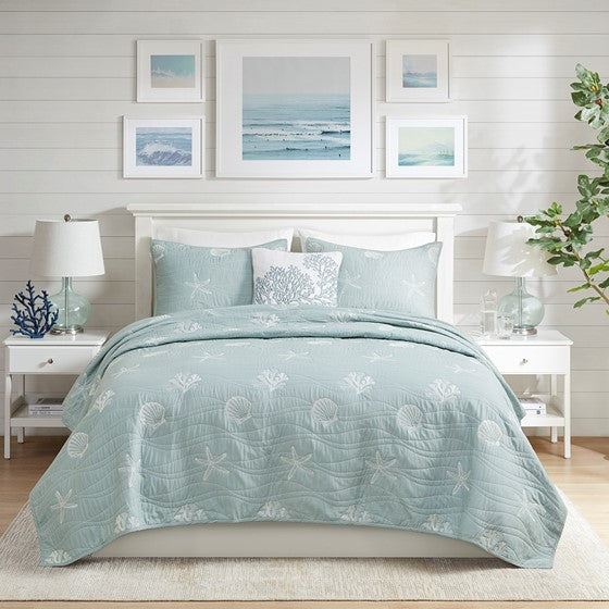 4 Piece Cotton Reversible Embroidered Quilt Set with Throw Pillow - Aqua King/Cal King