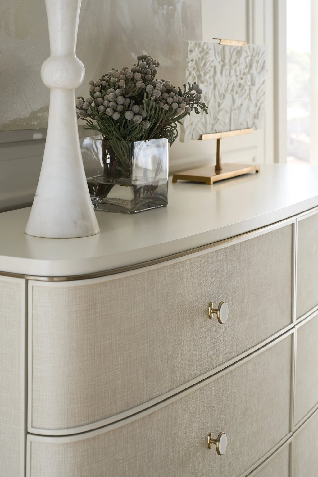 Lyon Dresser