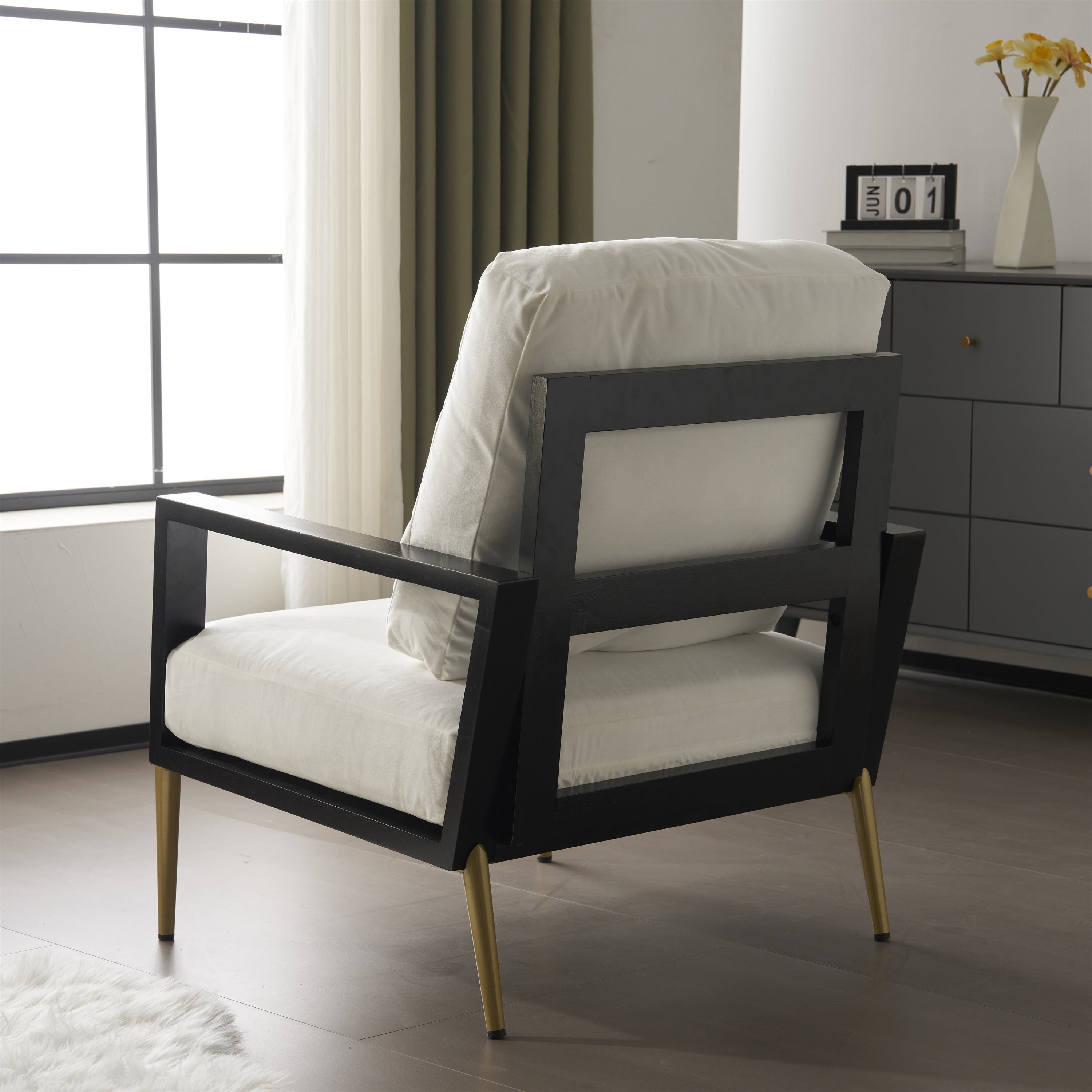 Upholstered Accent Chair: Velvet Lounge Arm Chair