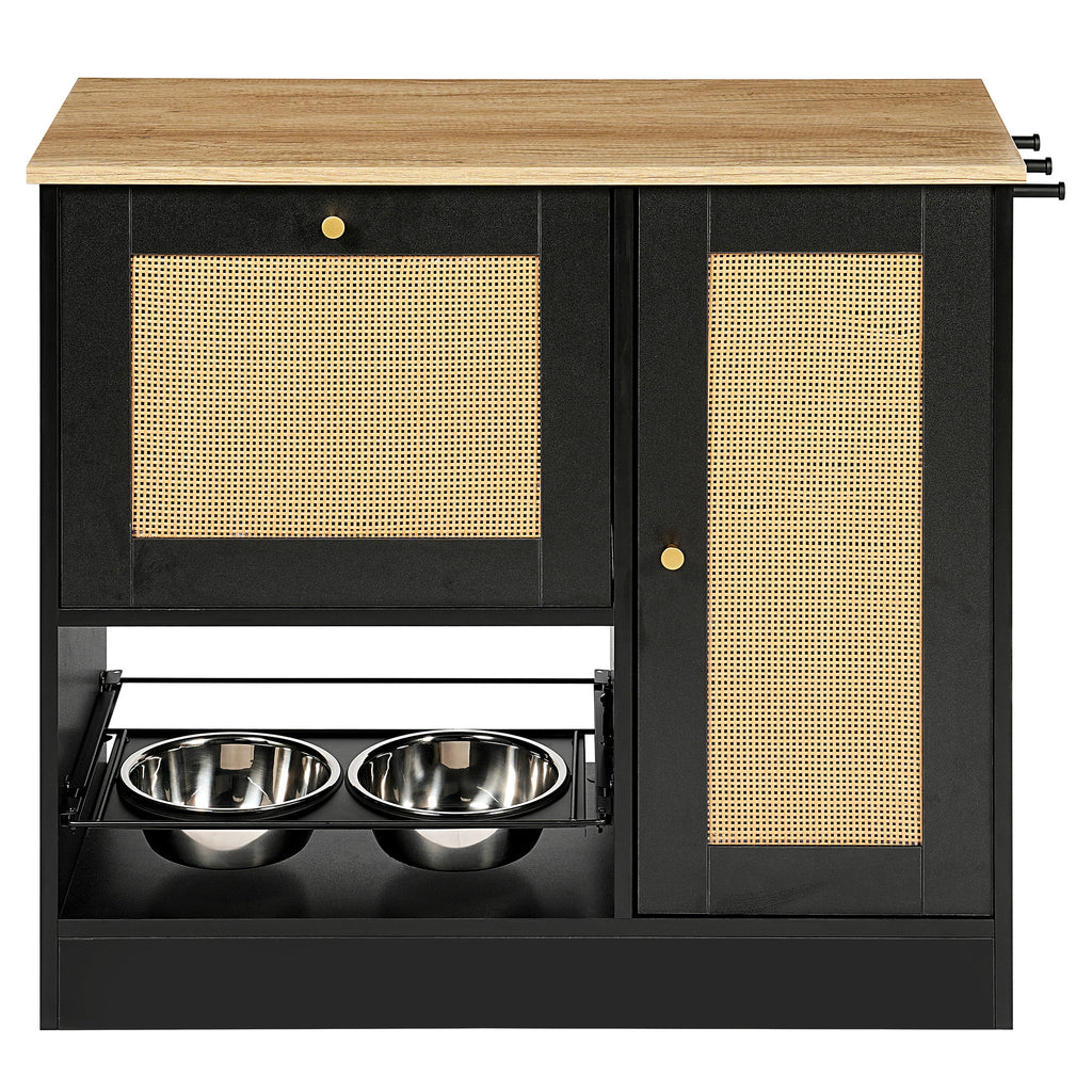 Feeding Station with 2 Lockers