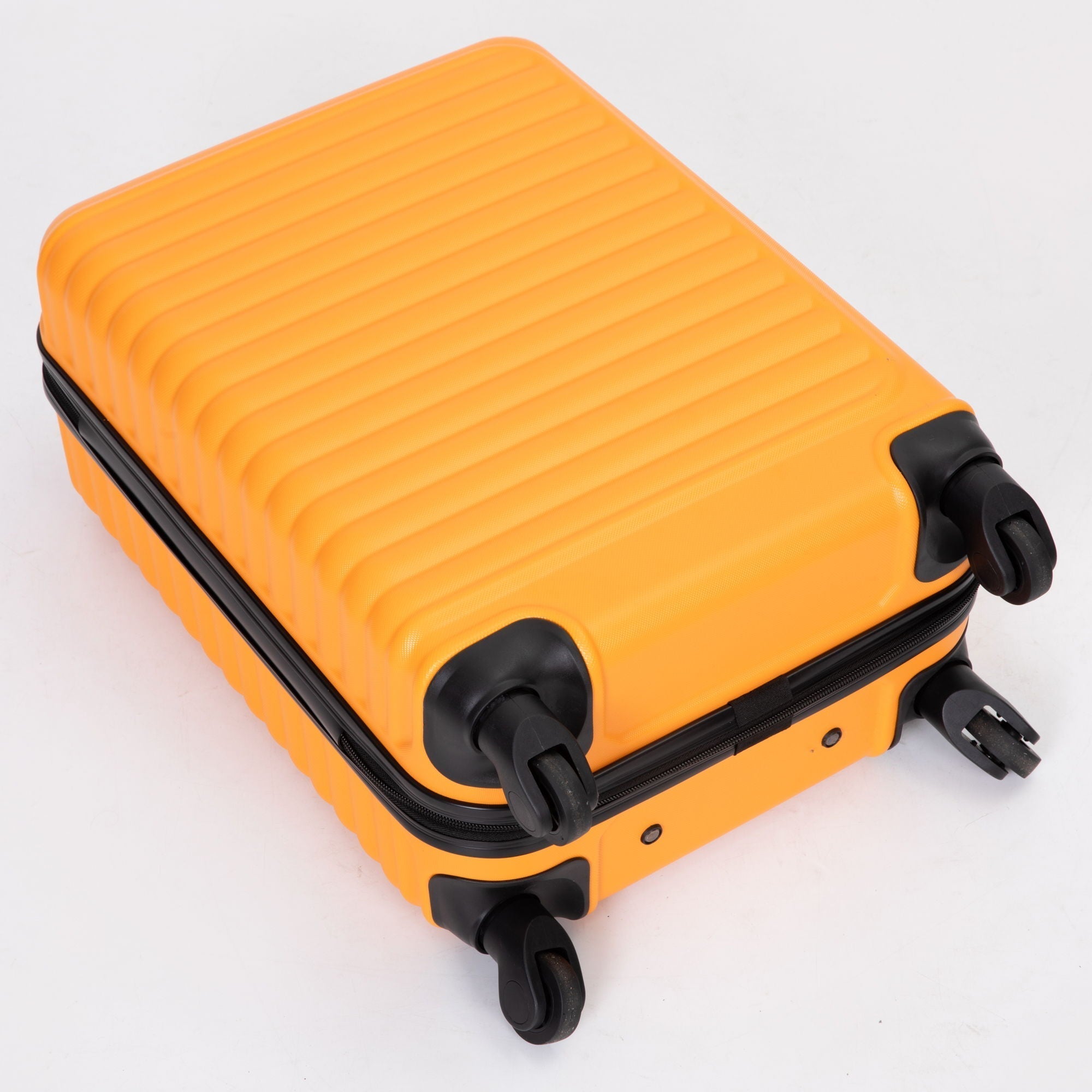 20" Carry-On Lightweight Hardside Luggage with Spinner Wheels