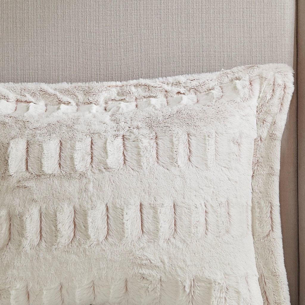 Twin/Twin XL Back Print Long Fur Comforter Mini Set