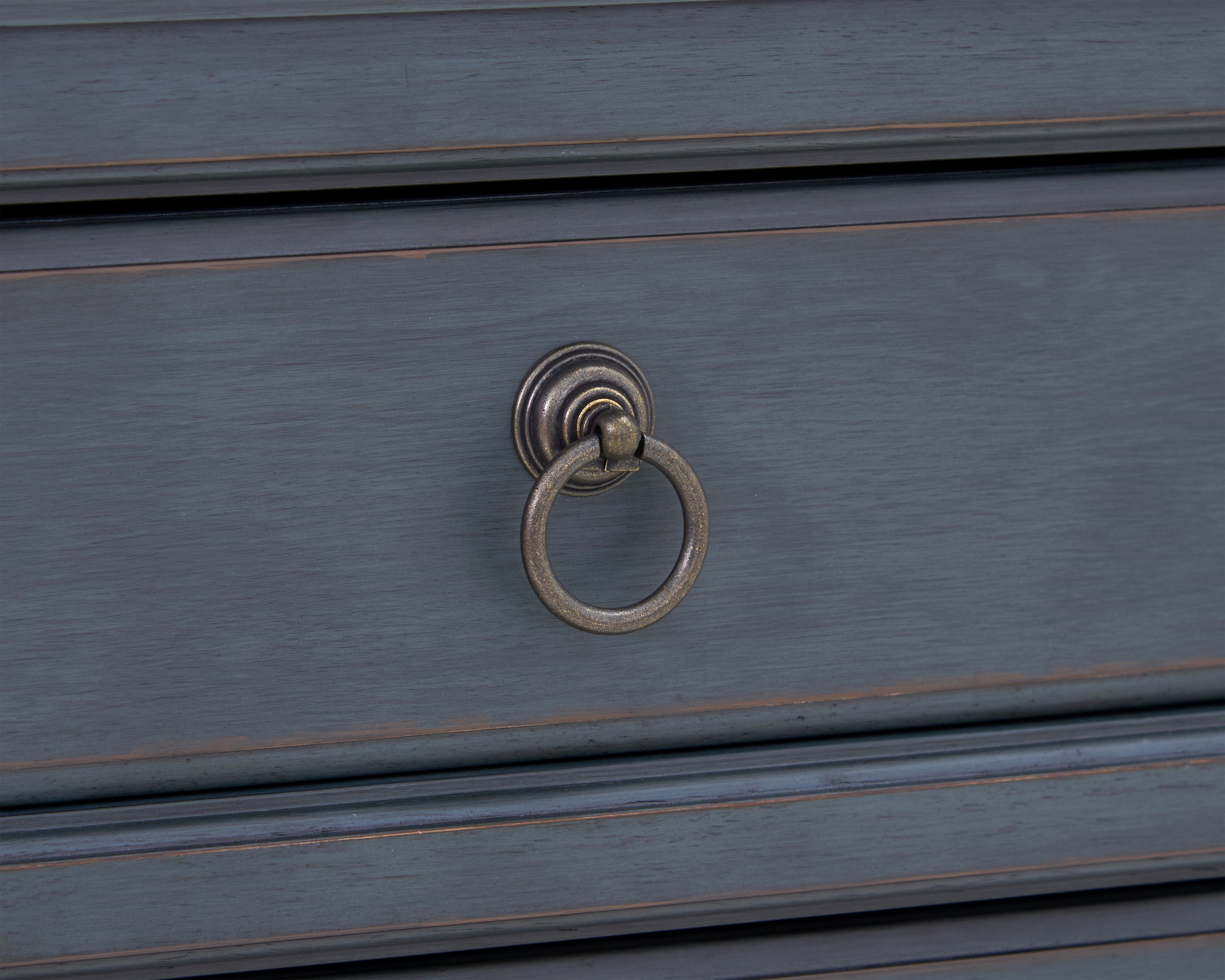 Americana 3-Drawer Nightstand