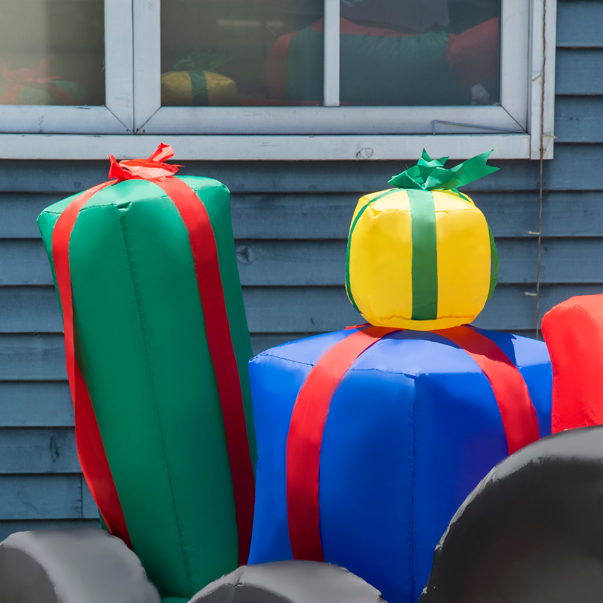 Outsunny 9ft Christmas Inflatables Santa Claus Trailer