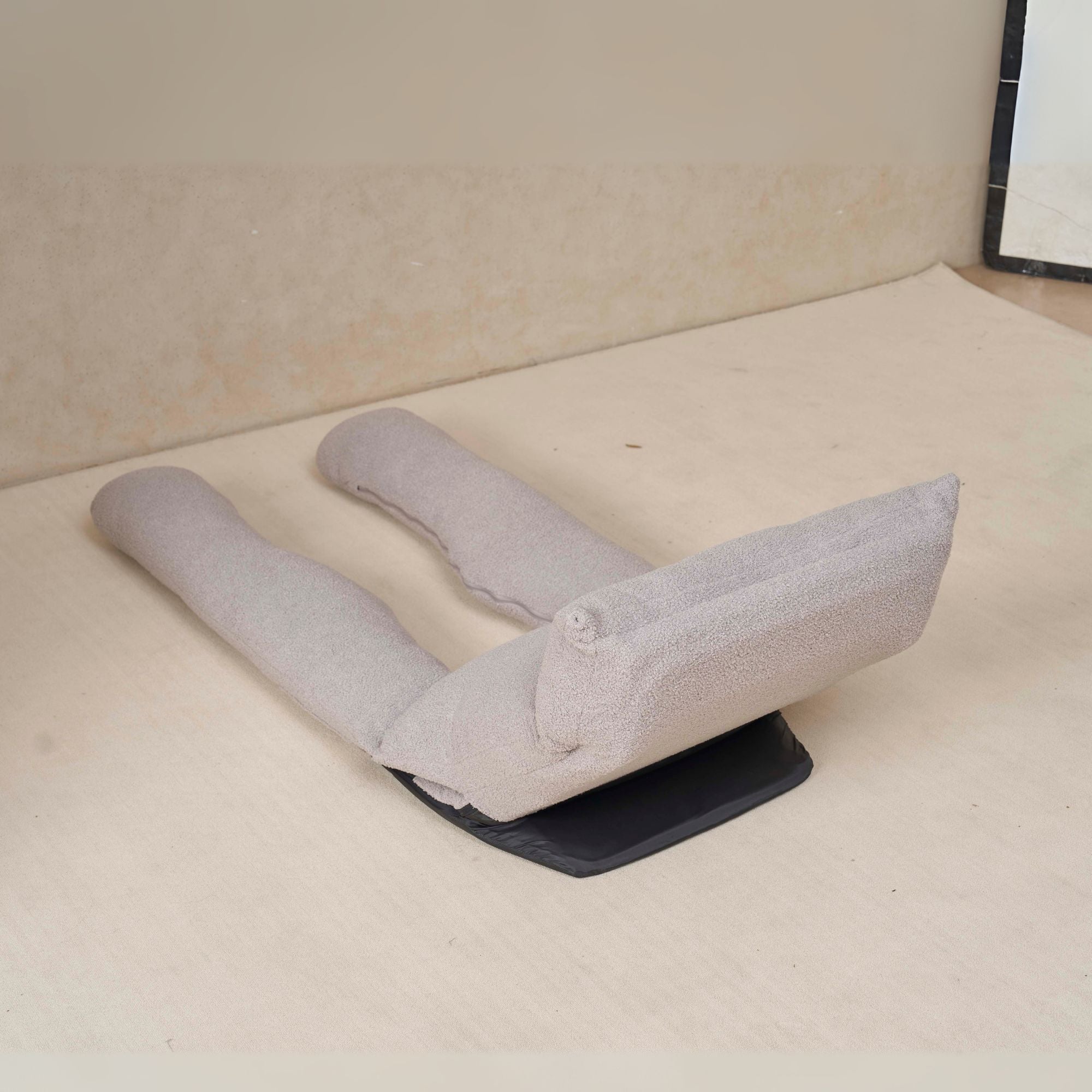Adjustable U-Shaped Full-Body Recliner for Relaxation