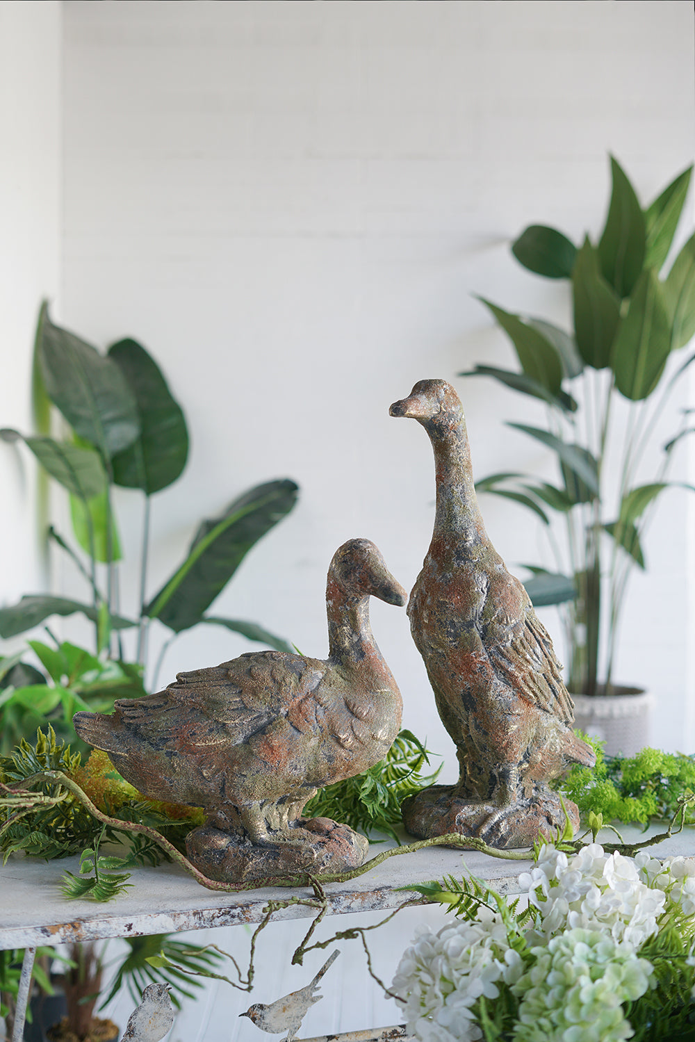 Farmhouse Duck Figurine, 12 x 8.3 x 23 Inches, Magnesium Oxide