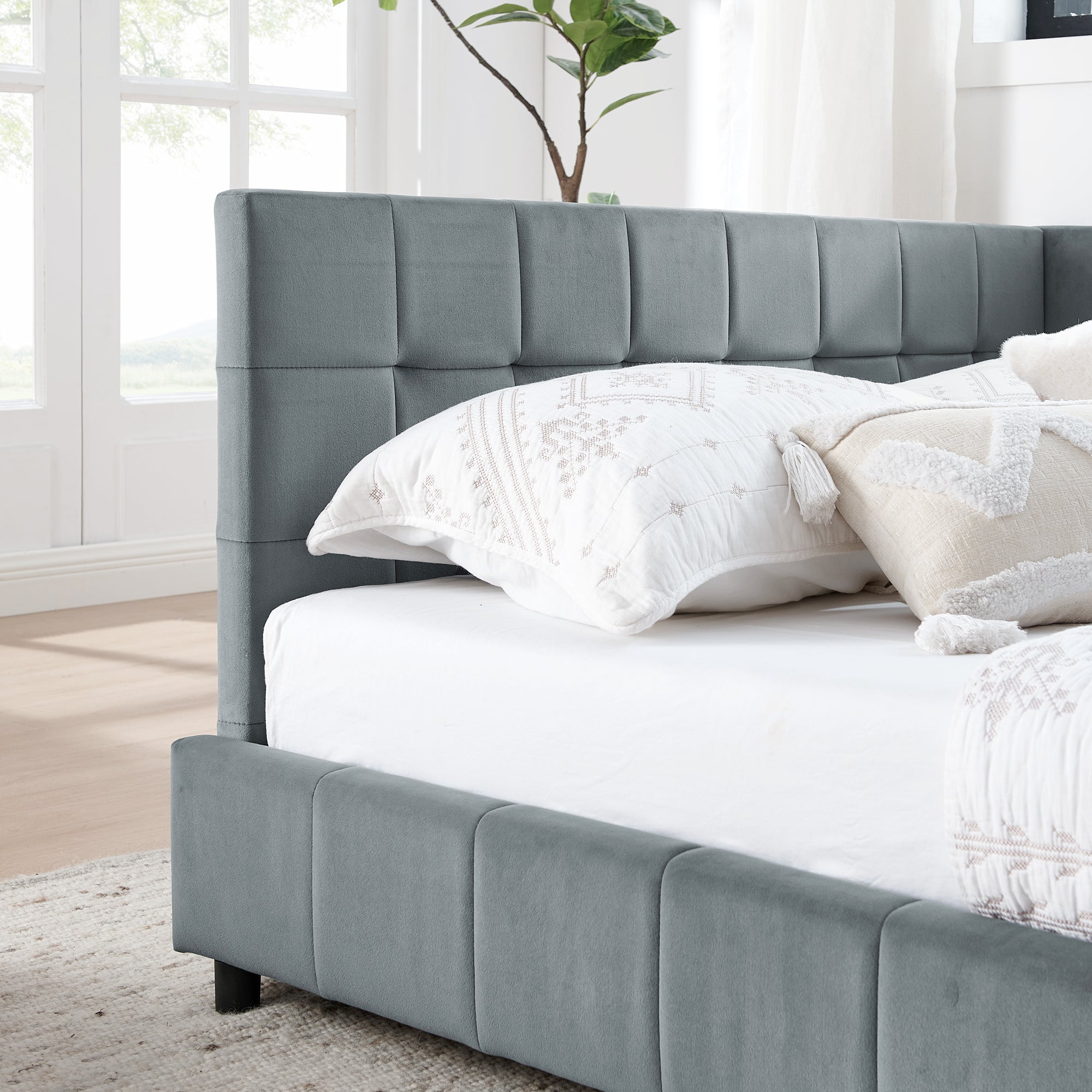 Queen Size Upholstered Tufted Bed Frame
