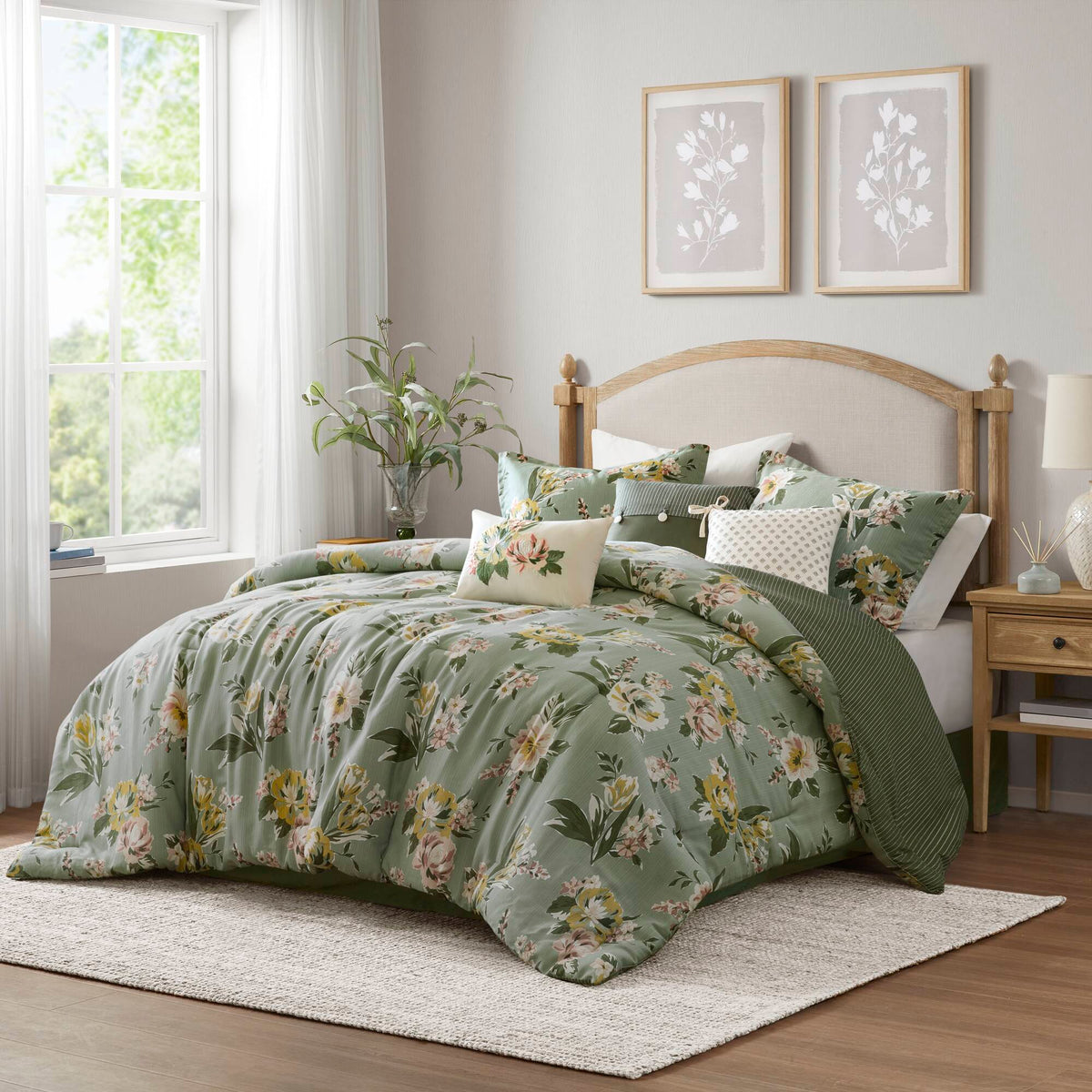 7-Piece Queen Vin Floral Comforter Set, Green, Reversible