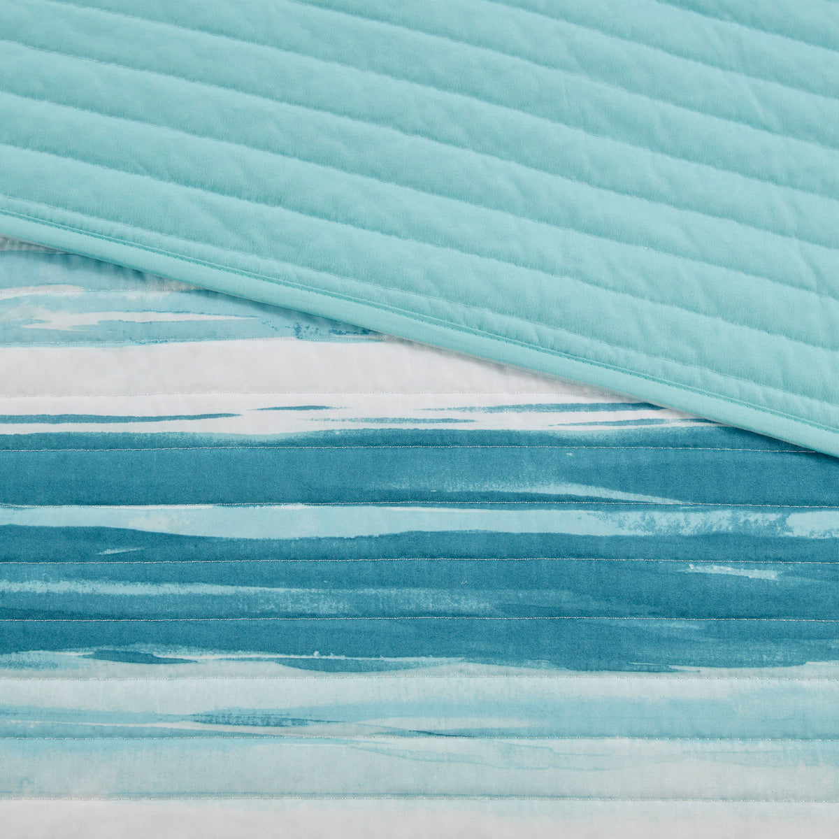 6 Piece Printed Quilt Set with Throw Pillows - Aqua Full/Queen