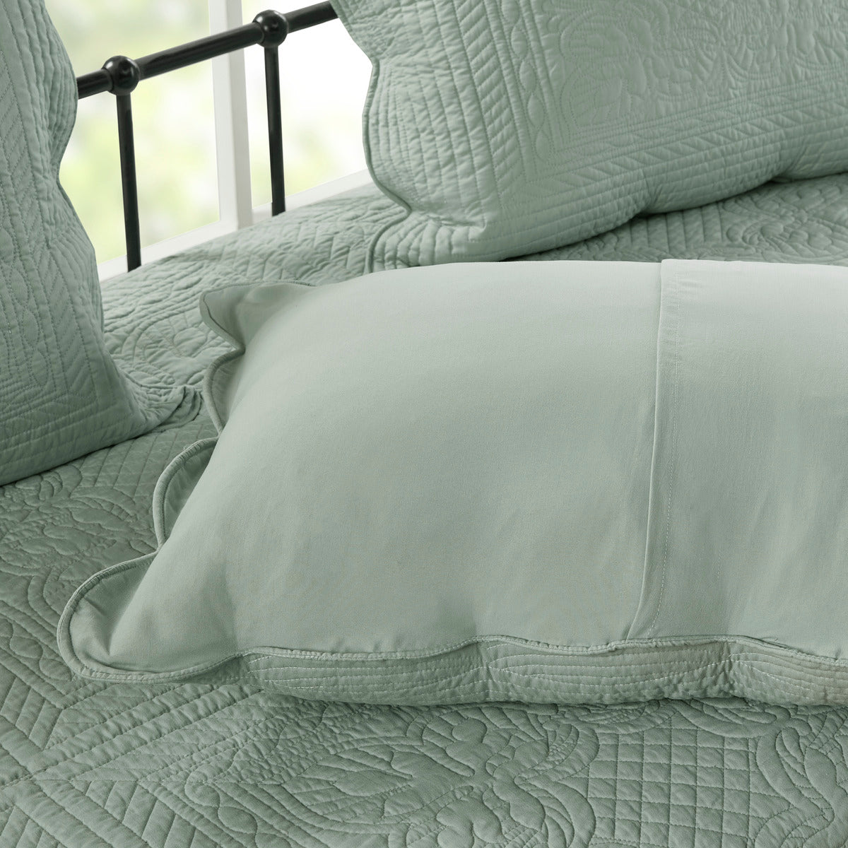 6 Piece Reversible Scalloped Edge Daybed Cover Set