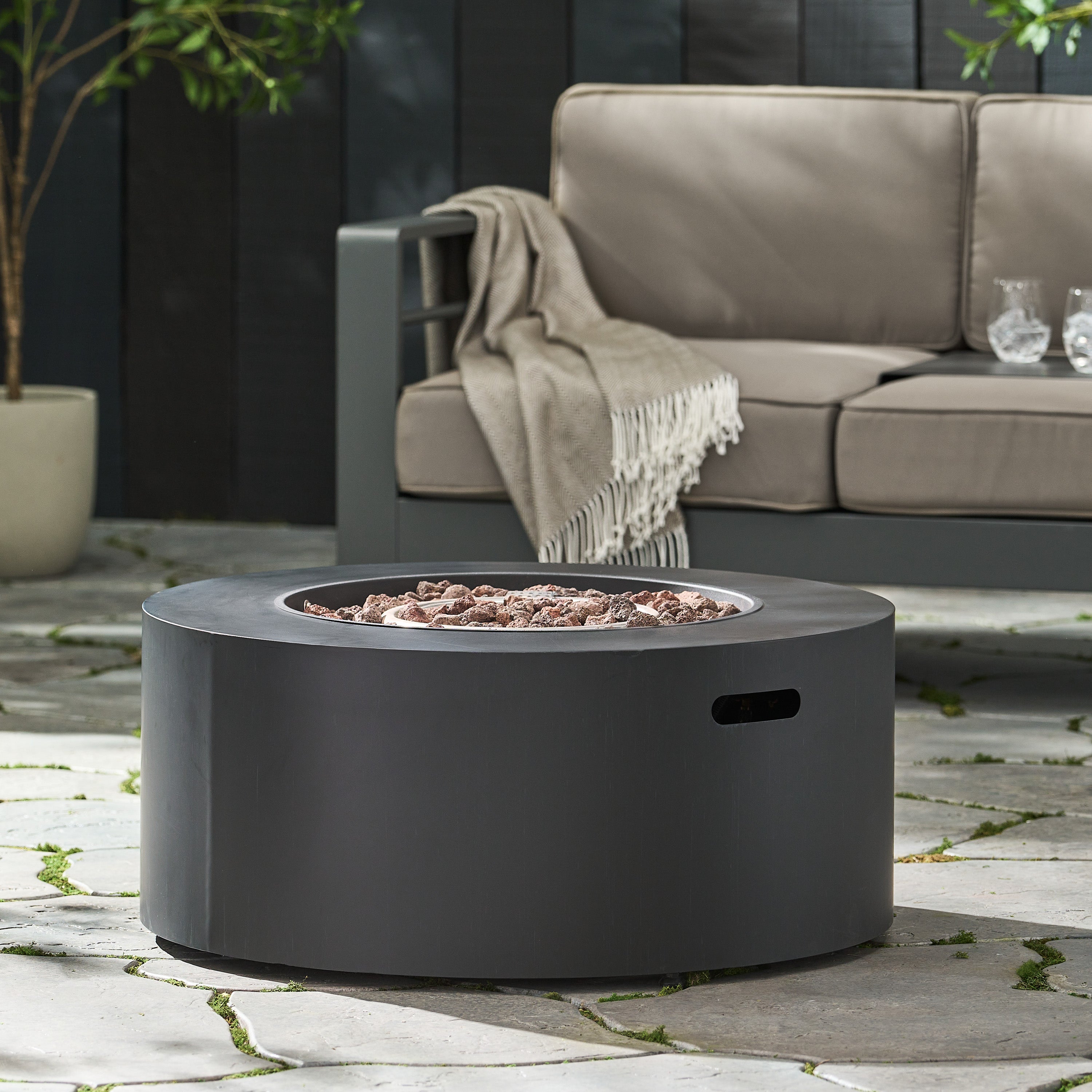 32" Patio 40,000 BTU Round Iron Propane Fire Pit, Dark