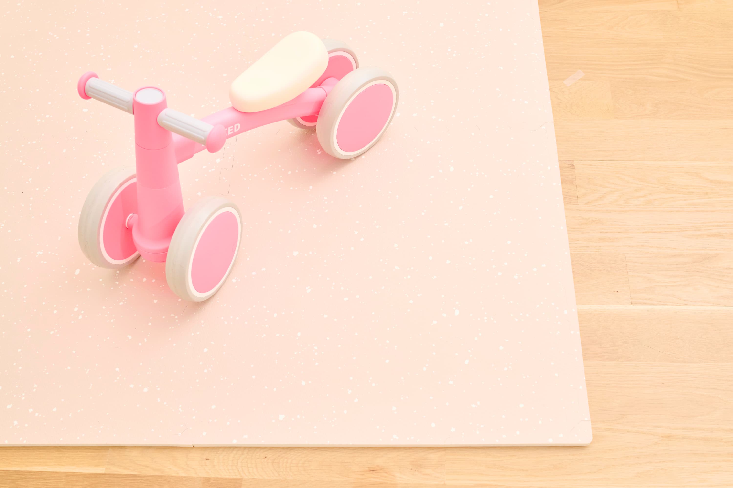 Ball Pit Bundle + FREE 6 Piece Play Mat Set
