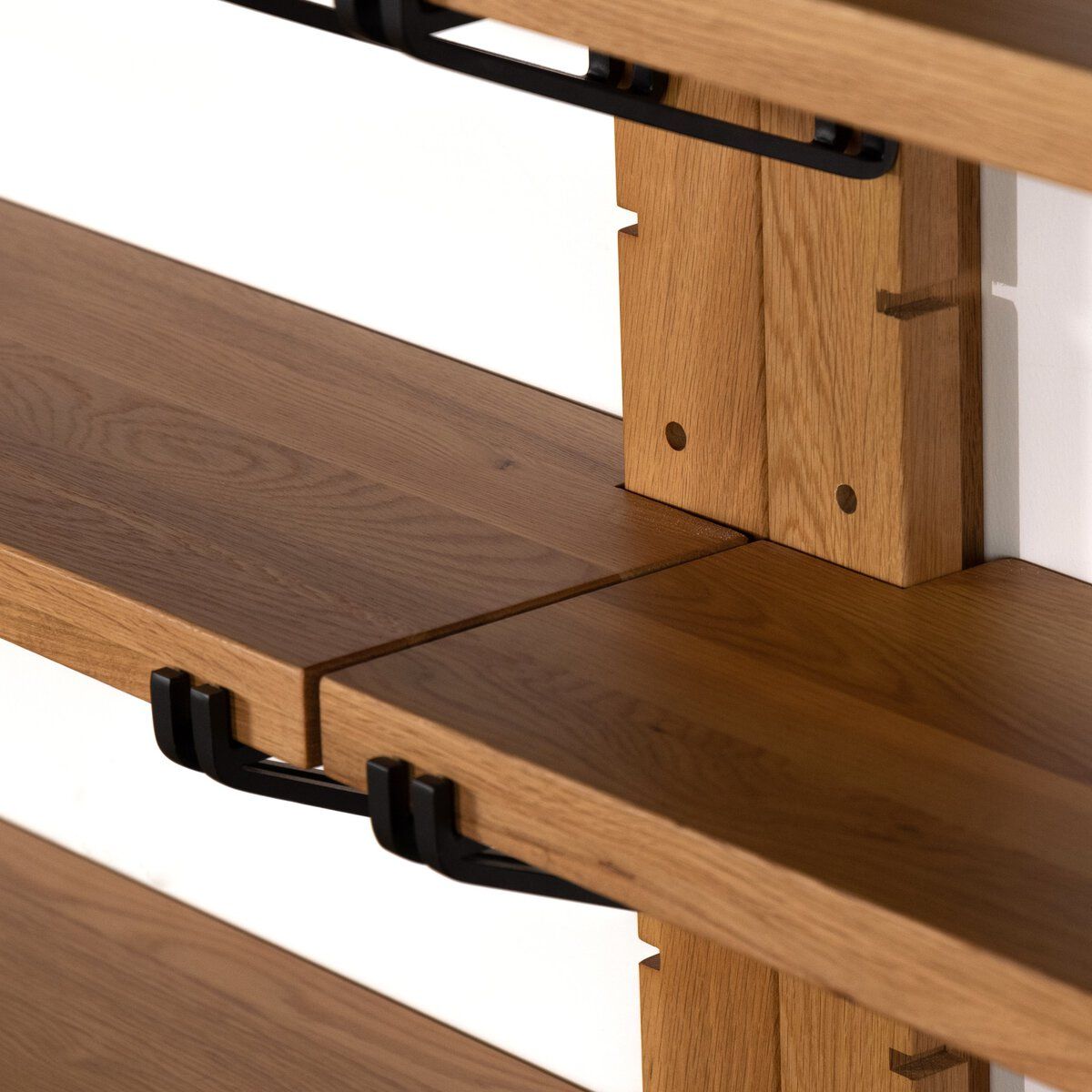 Pivott Shelf