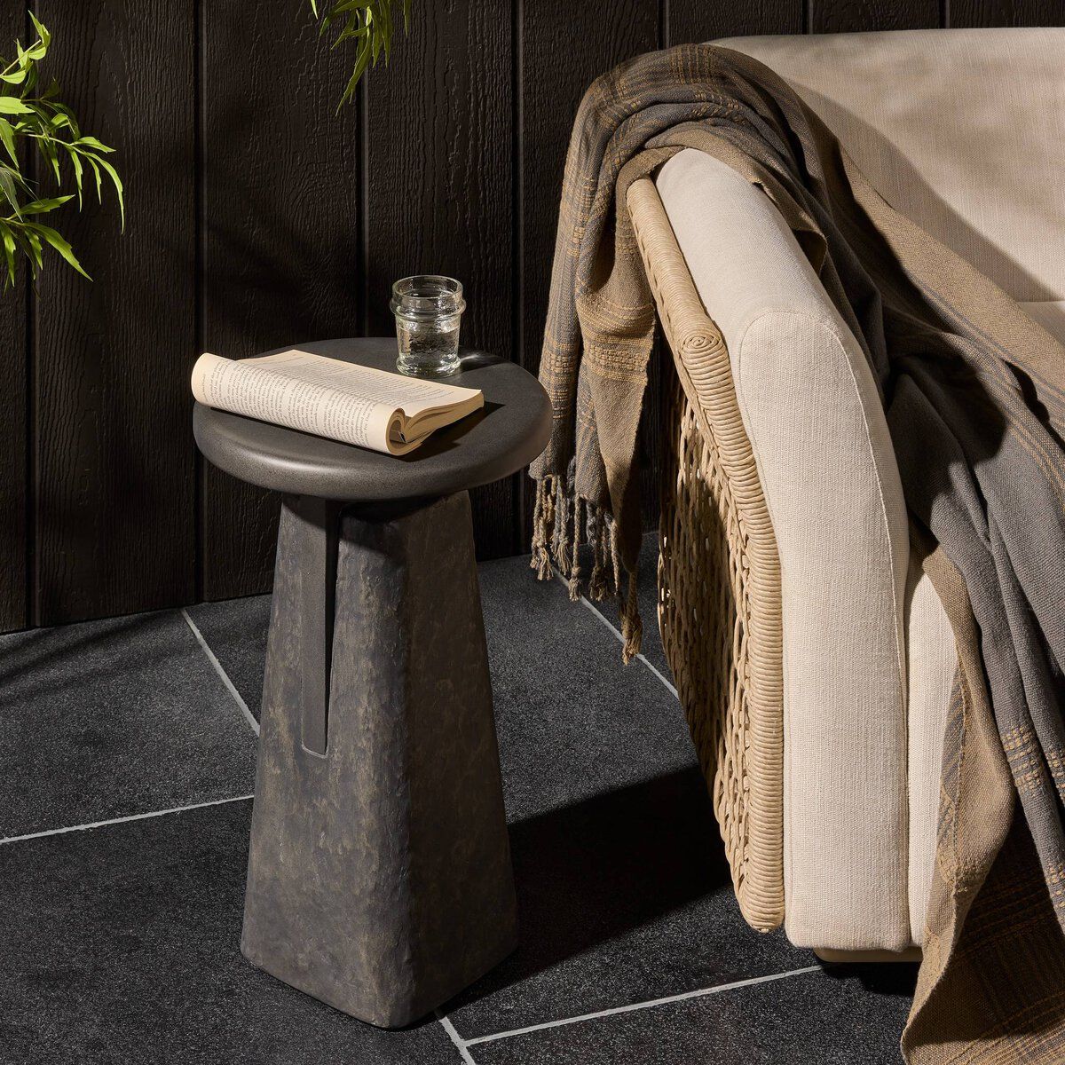 Daro Outdoor End Table