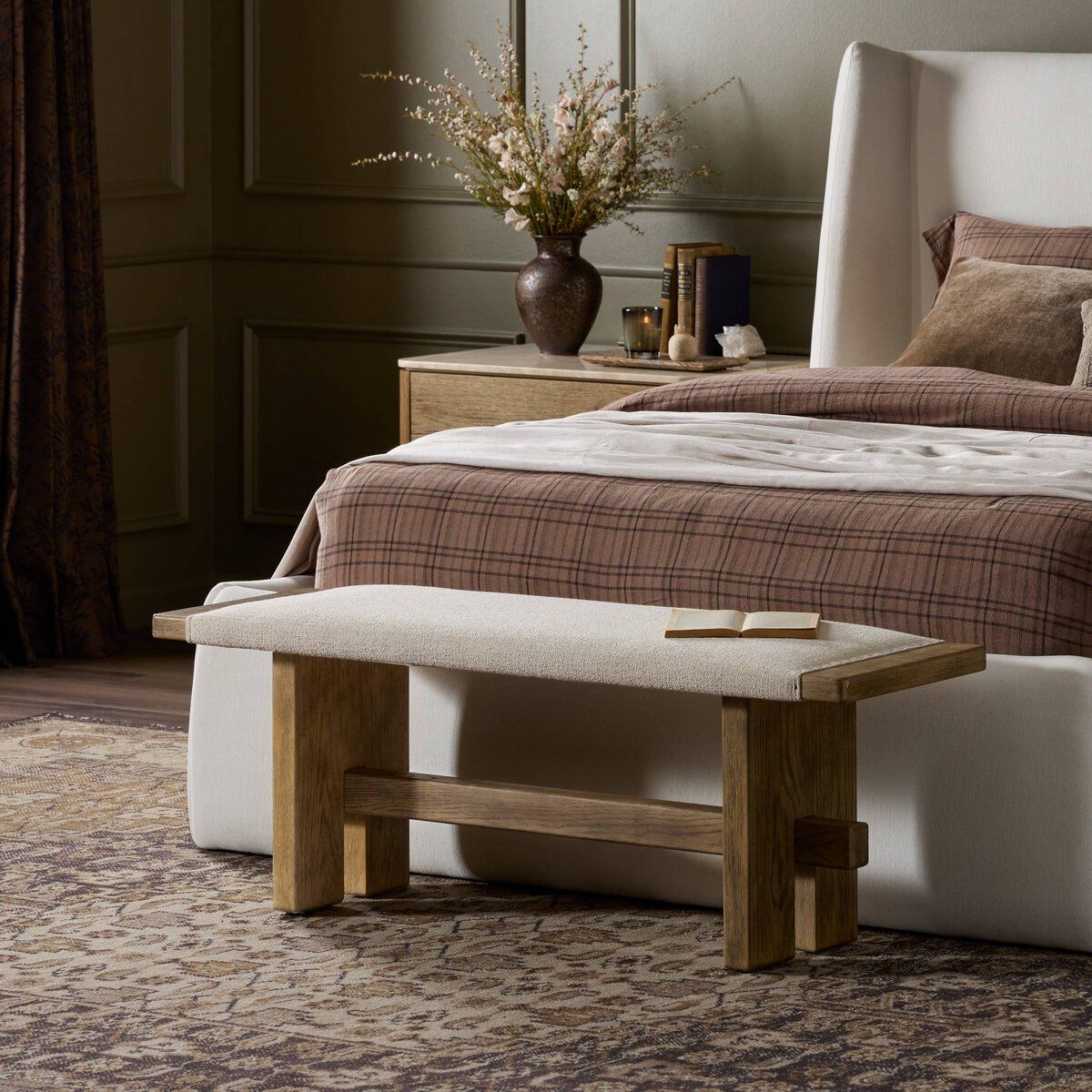 Poe Accent Bench