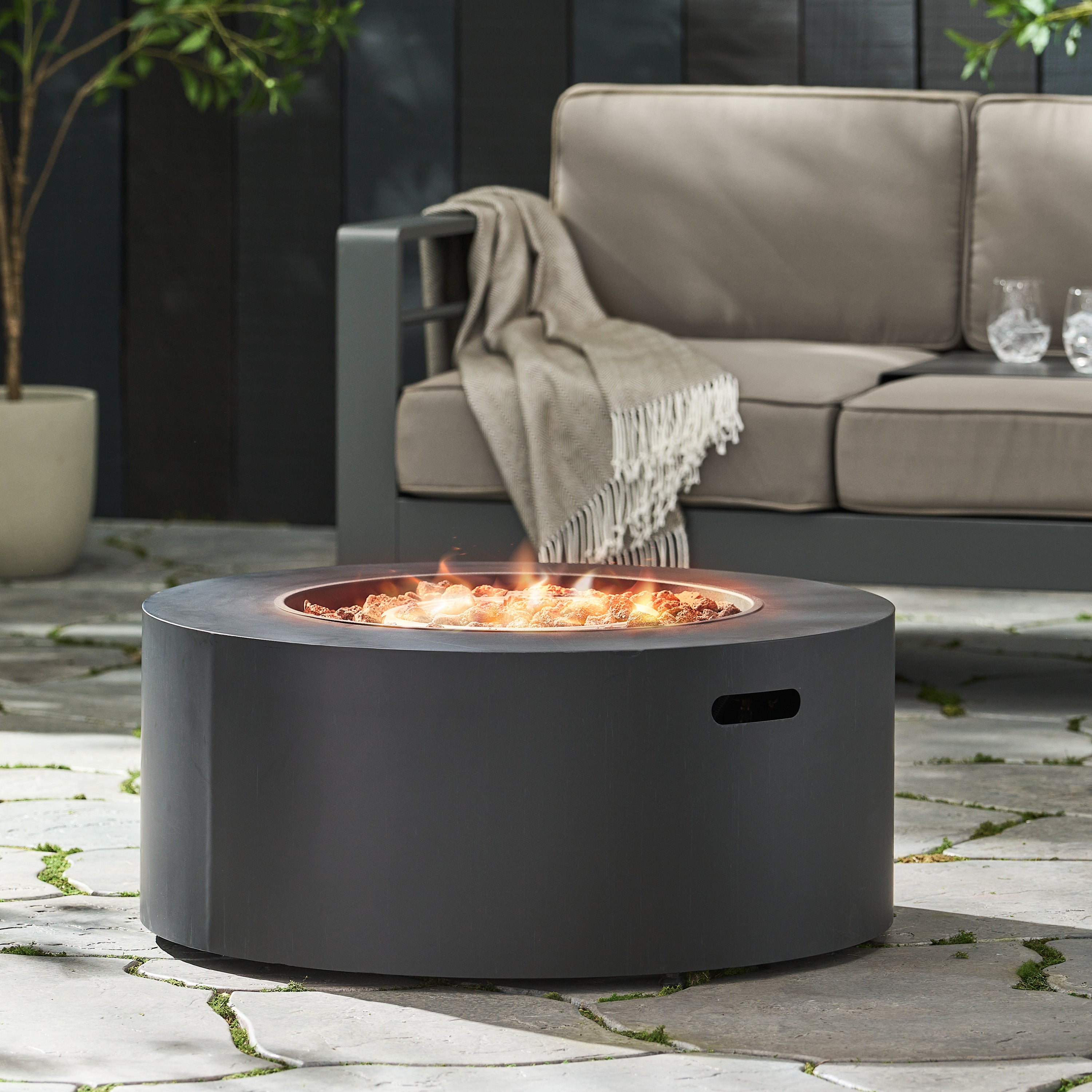 32" Patio 40,000 BTU Round Iron Propane Fire Pit, Dark